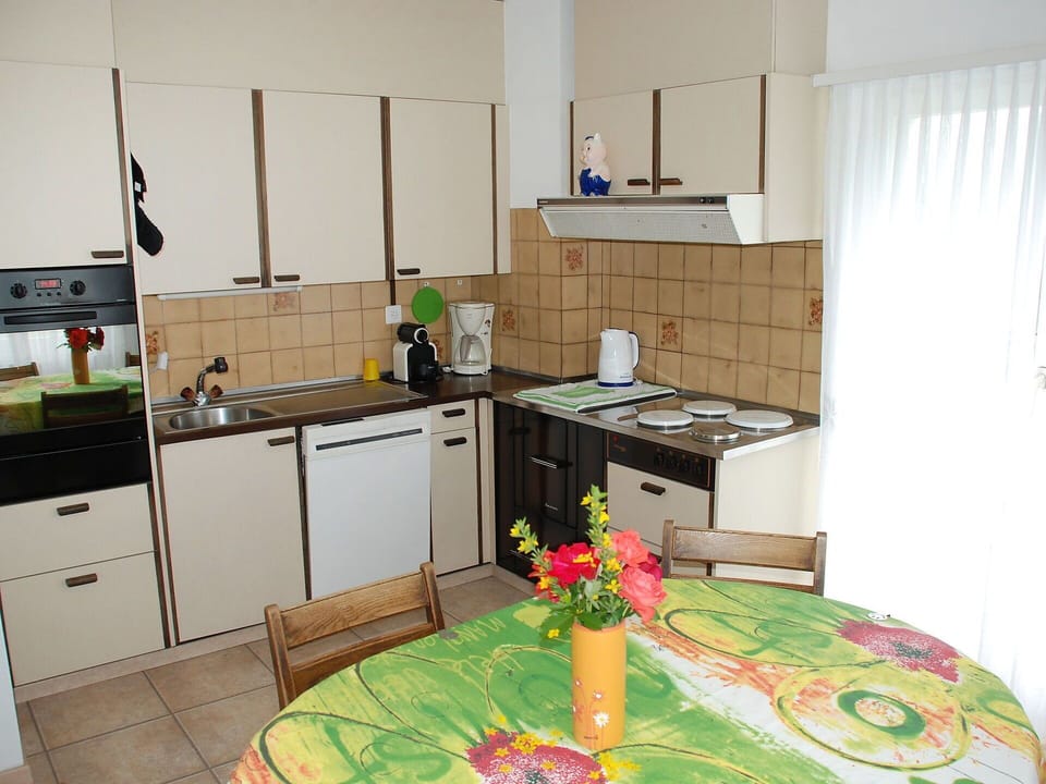 Room, Kitchen, Property, Furniture, Interior Design, House, Cabinetry, Building, Kitchen Stove, Home