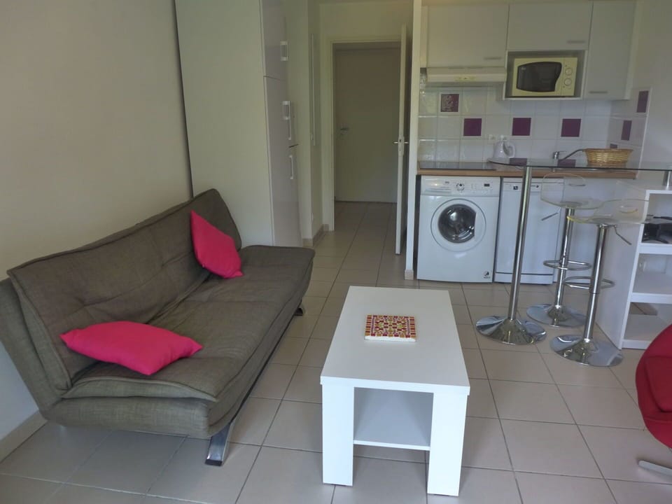 Room, Property, Floor, Furniture, Table, Major Appliance, House, Interior Design, Building, Flooring