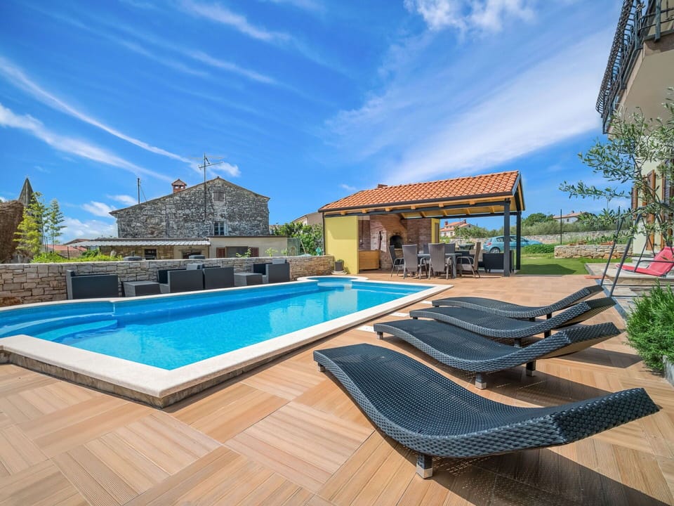Property, Swimming Pool, Building, House, Real Estate, Estate, Sunlounger, Resort, Home, Vacation
