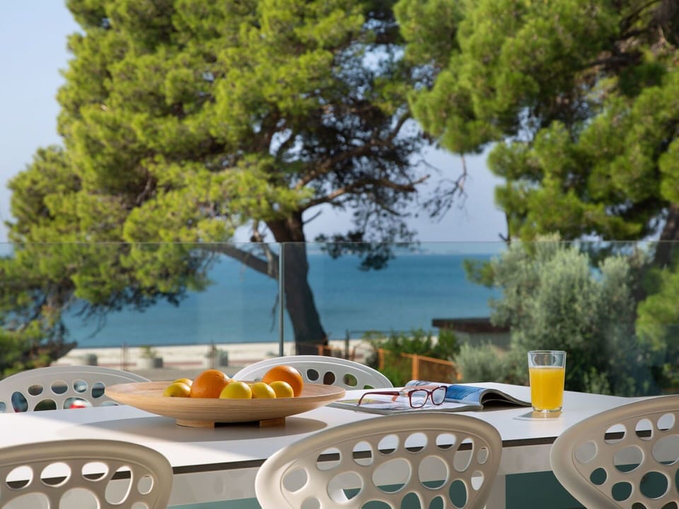 Property, Table, Yellow, Vacation, Tree, Real Estate, Restaurant, Room, Furniture, House