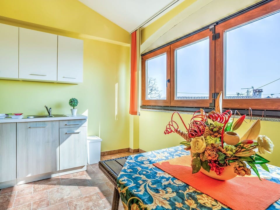 Room, Property, Yellow, Interior Design, Green, Furniture, Building, House, Real Estate, Floor