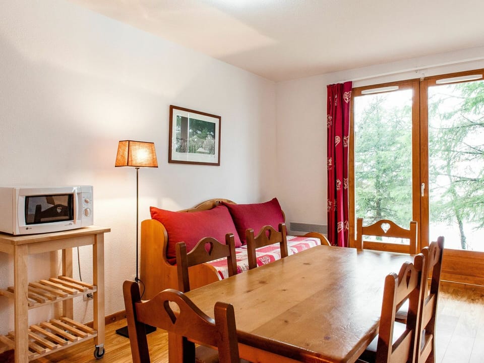 Table, Furniture, Property, Picture Frame, Chair, Window, Building, Wood, Interior Design