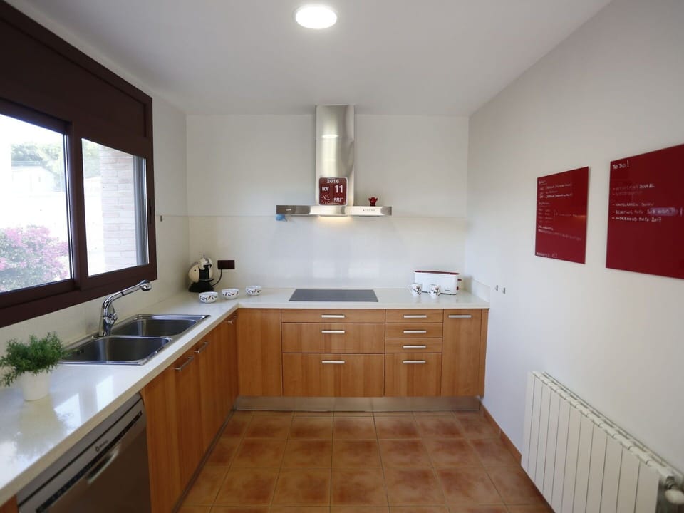 Room, Property, Furniture, Cabinetry, Kitchen, Building, Interior Design, Floor, Real Estate, Sink