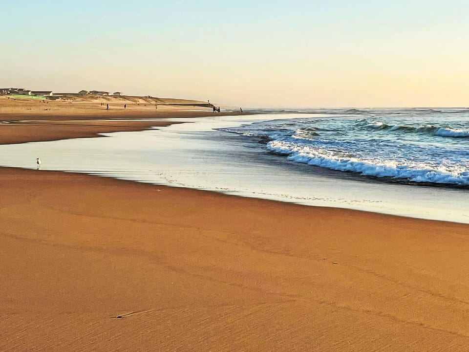 Beach, Water, Body Of Water, Natural Environment, Coast, Horizon, Shore, Sand, Coastal And Oceanic Landforms