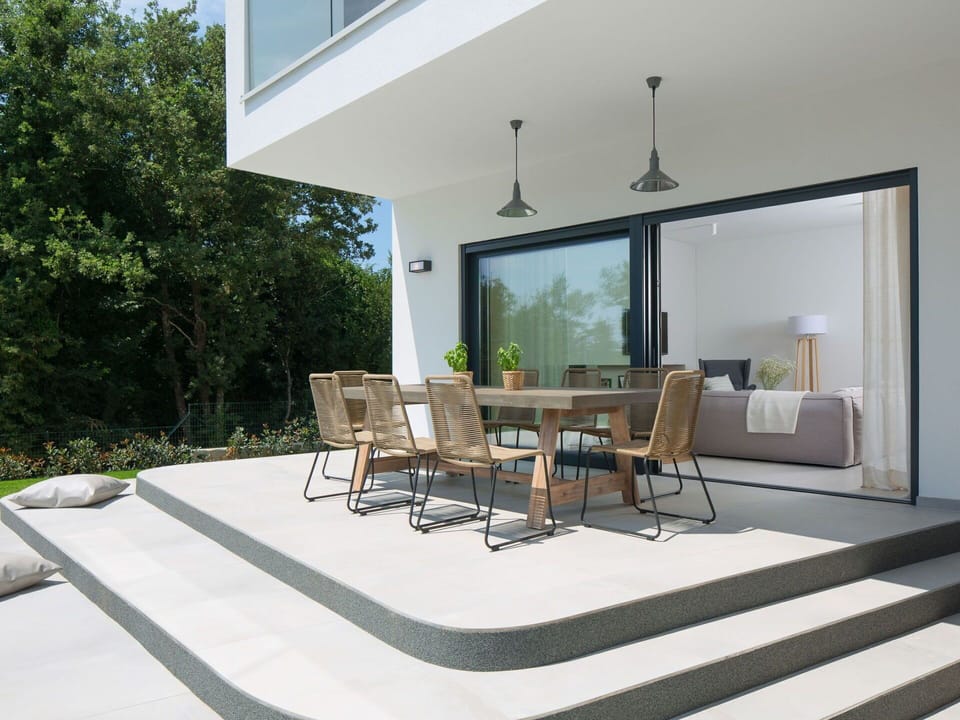 Property, Furniture, Room, Interior Design, Building, House, Living Room, Table, Home, Architecture