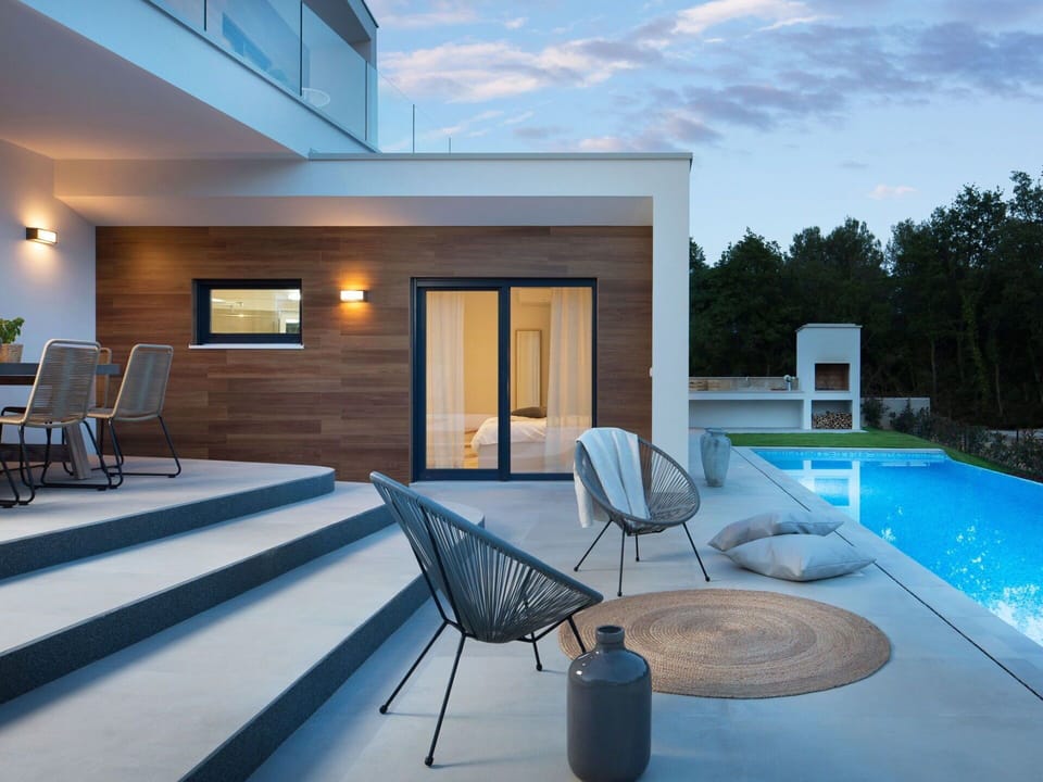 Property, House, Home, Building, Real Estate, Swimming Pool, Interior Design, Architecture, Backyard, Room