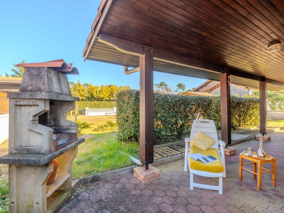 Garden, Shade, Estate, Landscaping, Backyard, Outdoor Structure, Eco Hotel, Resort, Yard, Design