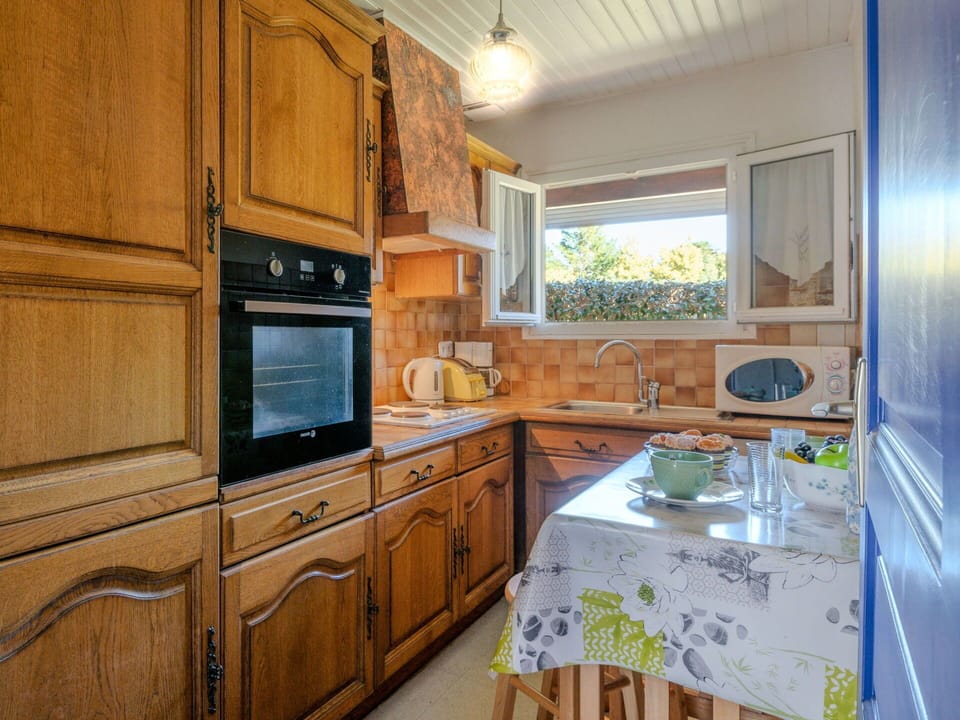 Kitchen, Countertop, Wood, Furniture, Cabinetry, Interior Design, Kitchen Appliance, Major Appliance, Flooring, Floor