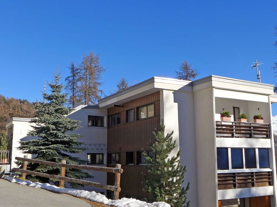 Sky, Building, Plant, Property, Window, Snow, Tree, Larch, Slope, House