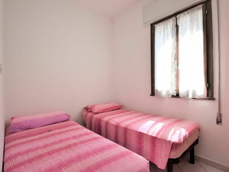 Bedroom, Bed, Room, Furniture, Pink, Bed Sheet, Property, Bed Frame, Bedding, Interior Design