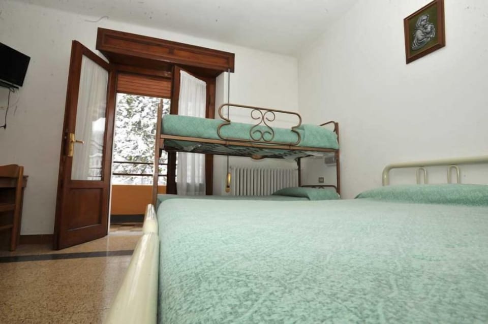 Quadruple Room, Multiple Beds, Non Smoking | Free WiFi