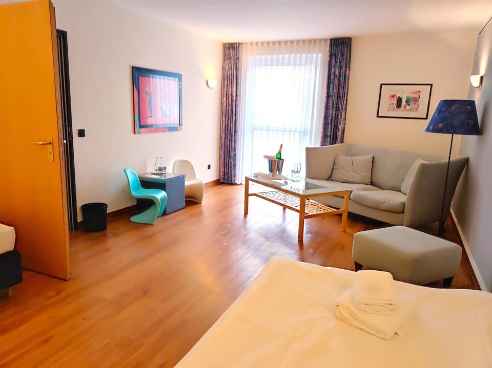Standard Triple Room | Premium bedding, minibar, in-room safe, desk