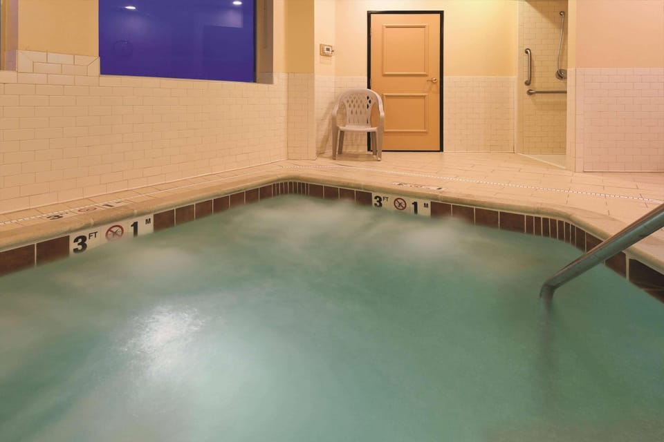 La Quinta Inn & Suites by Wyndham Butte Hotel in Butte