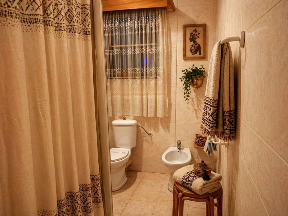 Junior Studio Suite | Bathroom | Free toiletries, hair dryer, bidet, towels