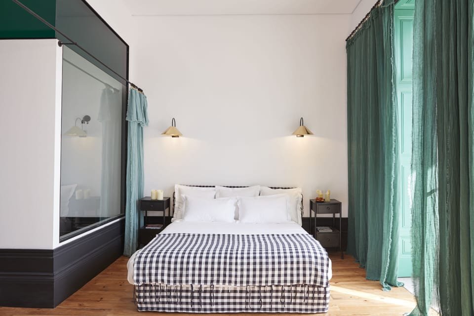 Family Suite, Multiple Beds, Accessible, Non Smoking | Individually decorated, individually furnished, desk, laptop workspace