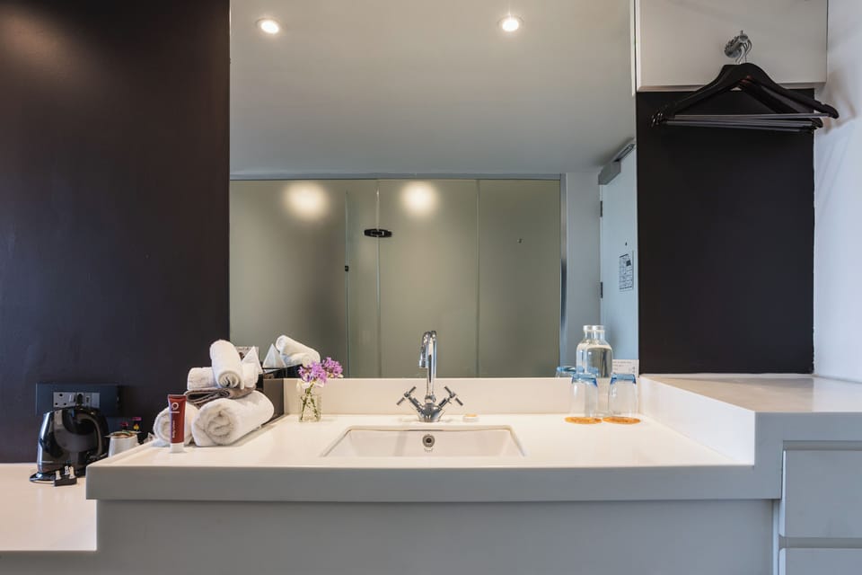 Shower, free toiletries, hair dryer, towels