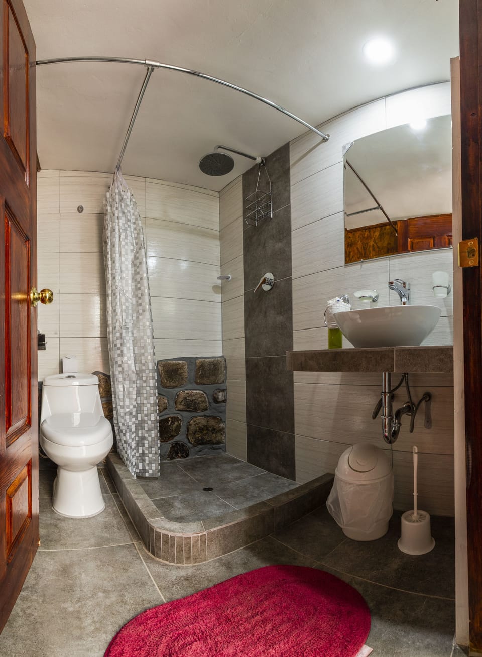 City Double or Twin Room | Bathroom | Shower, free toiletries, towels