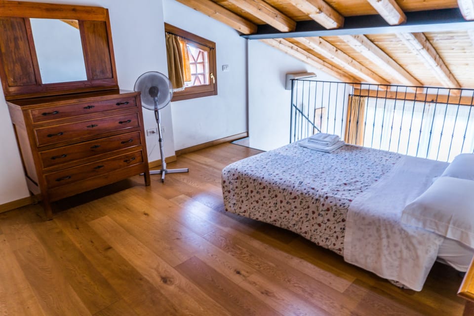 Apartment, 2 Bedrooms, Pool View | Desk, cribs (free), rollaway beds (surcharge), WiFi (free)