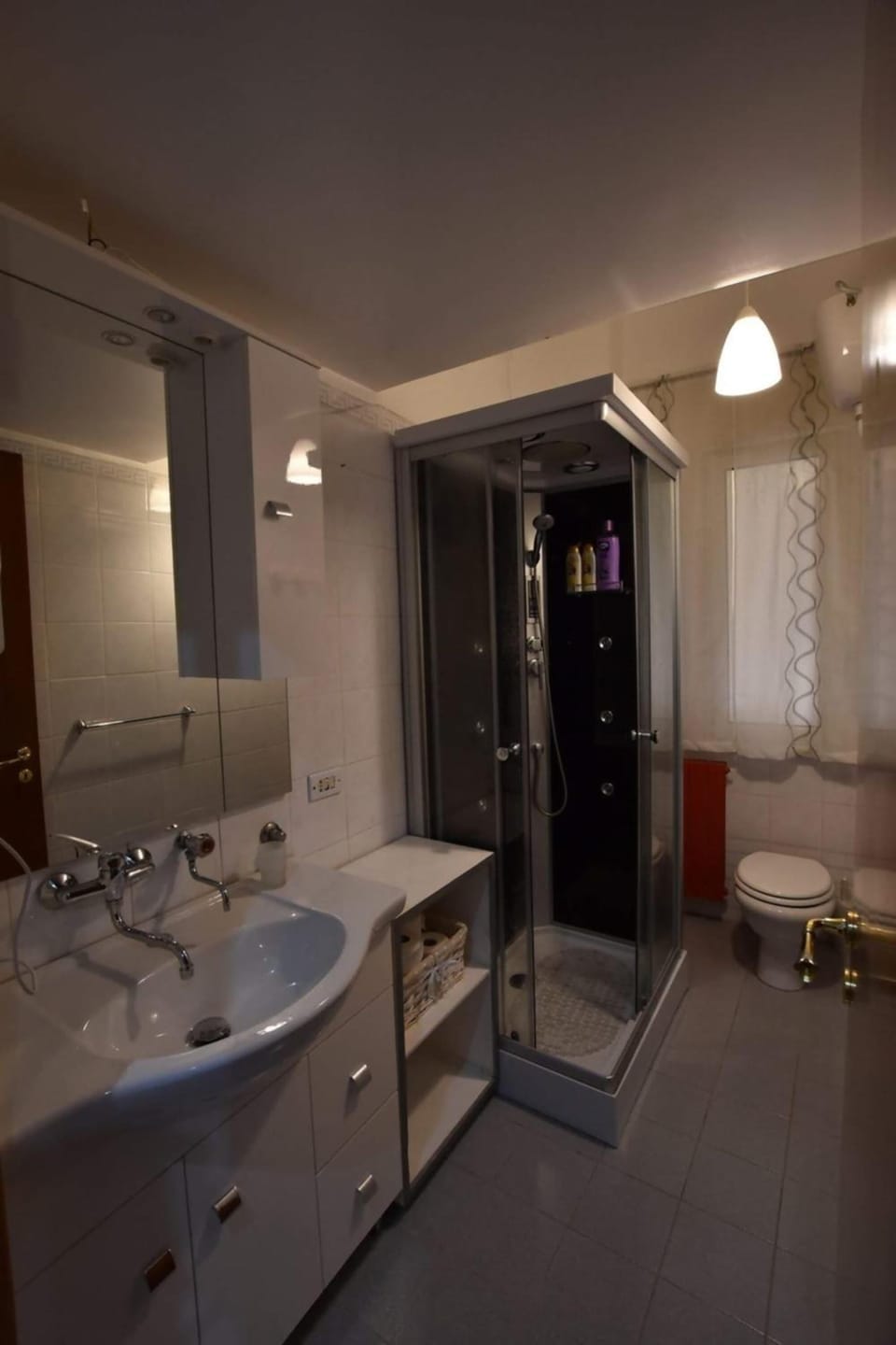 Free toiletries, hair dryer, bidet, towels