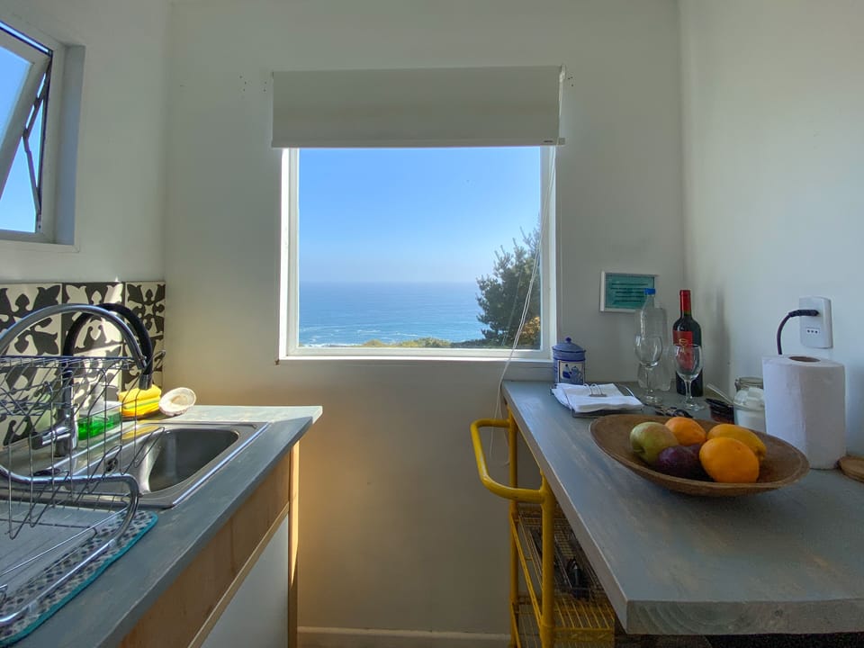 Estudio Roca | Private kitchen | Coffee/tea maker, stovetop, toaster, eco-friendly cleaning products