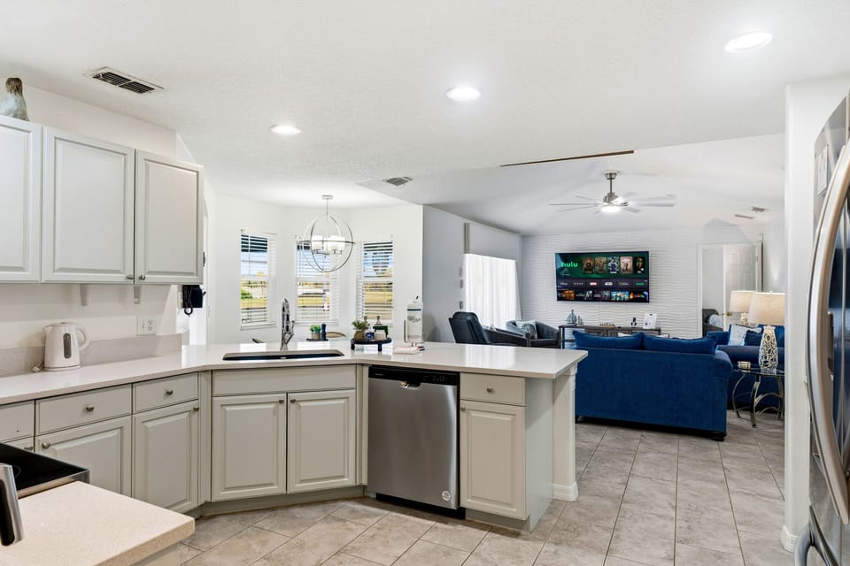 Family House | Private kitchen | Full-size fridge, microwave, oven, stovetop