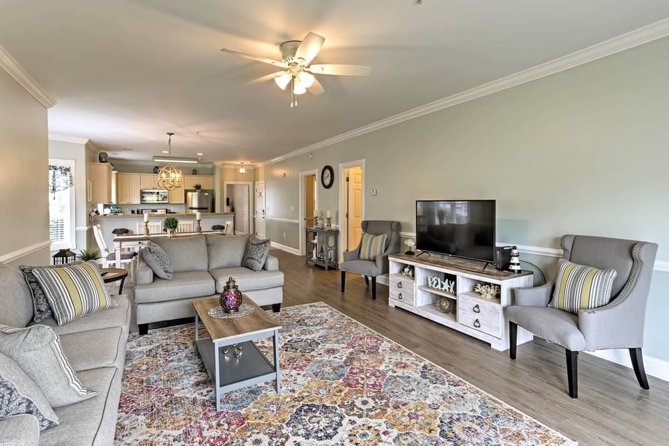 The 1,500-square-foot interior accommodates up to 6 guests in style.