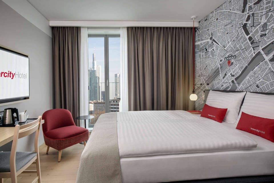 Superior Room | Hypo-allergenic bedding, down comforters, in-room safe, desk