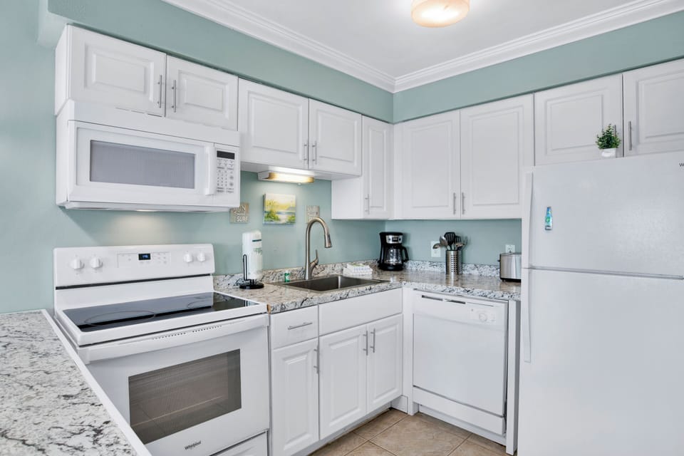 Well-equiped and efficient kitchen.