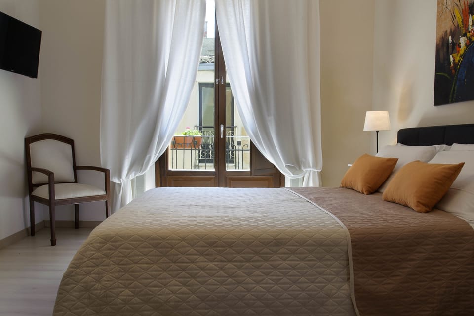 Junior Suite | Desk, soundproofing, free WiFi, bed sheets