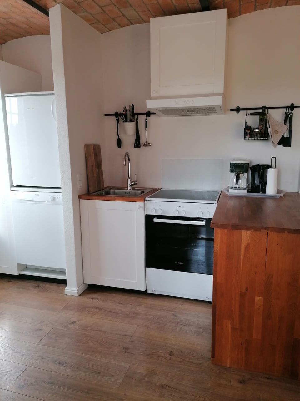 Basic Apartment, Multiple Beds, Non Smoking | Private kitchen | Shared fridge, coffee/tea maker, electric kettle