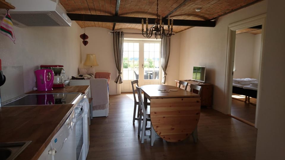 Shared fridge, coffee/tea maker, electric kettle
