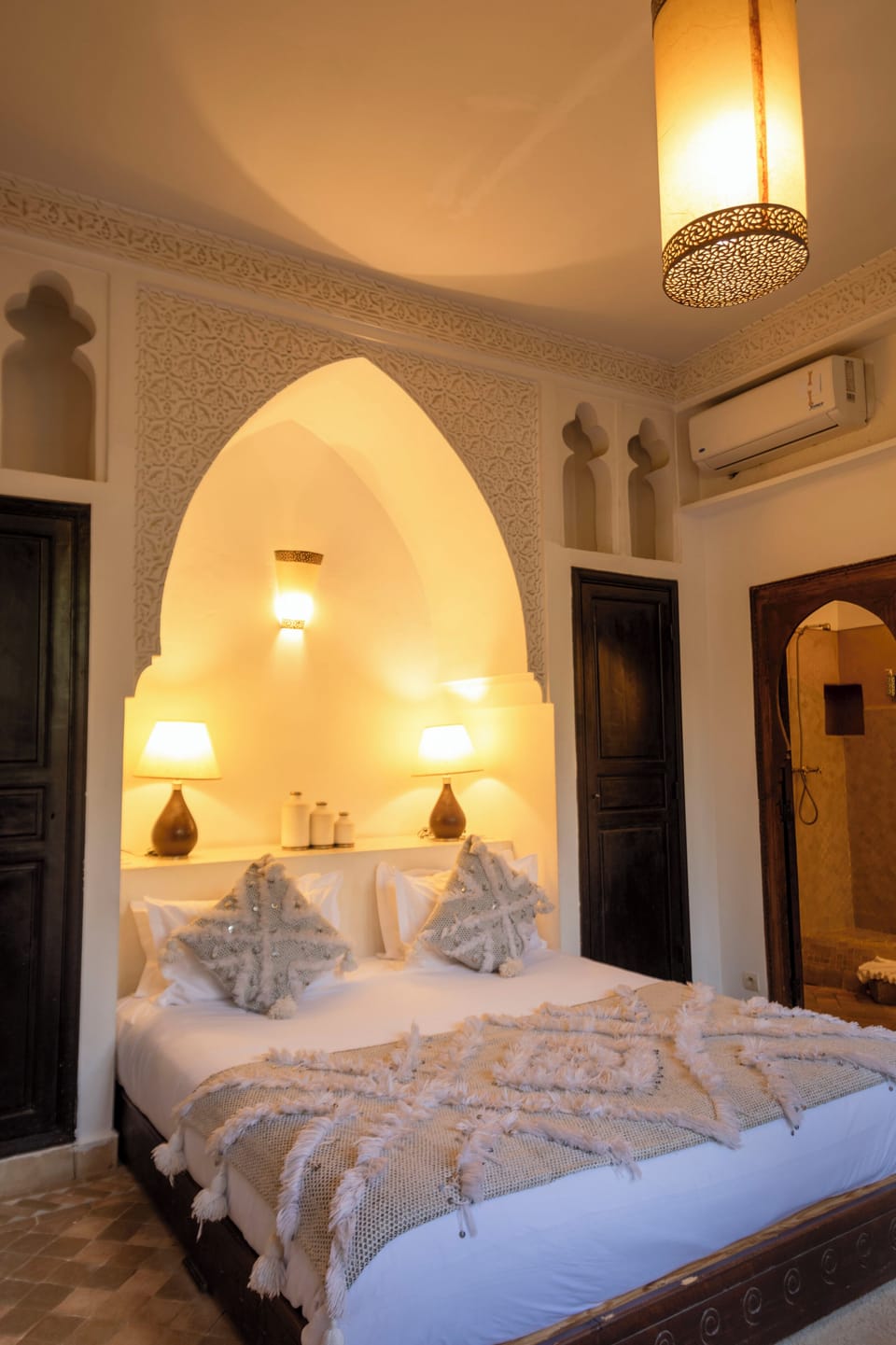 Junior Suite | Egyptian cotton sheets, premium bedding, in-room safe