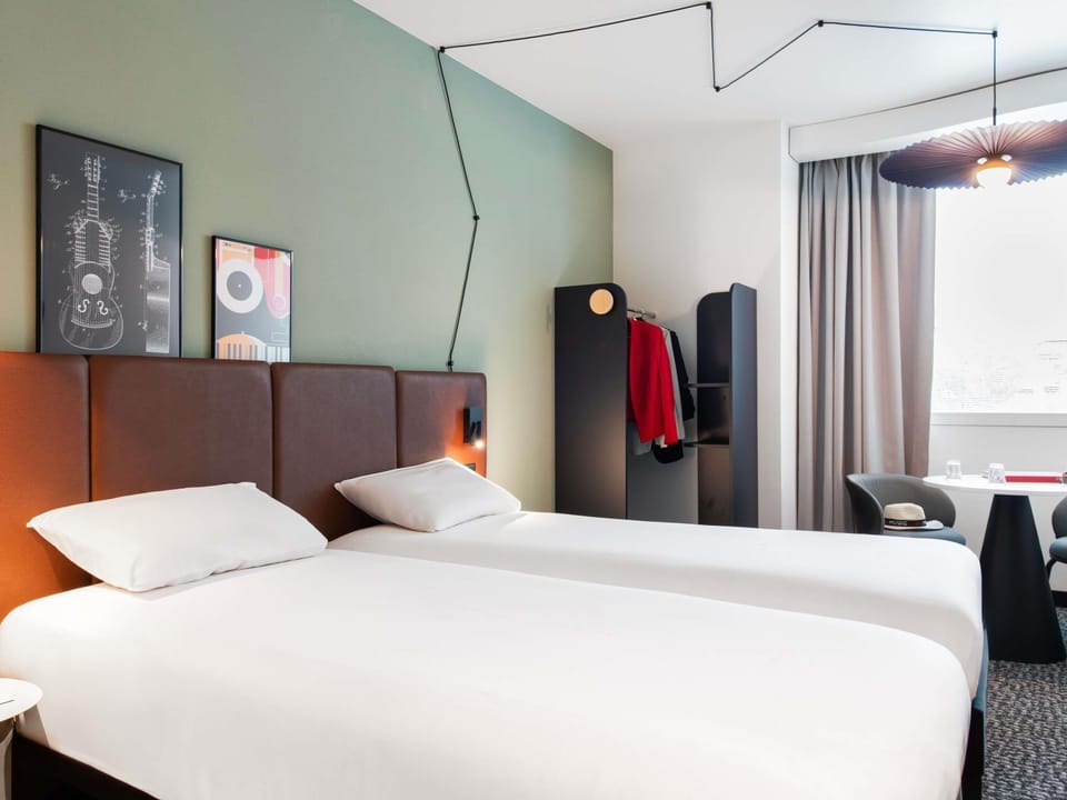 Twin Room, 2 Twin Beds | In-room safe, desk, soundproofing, iron/ironing board