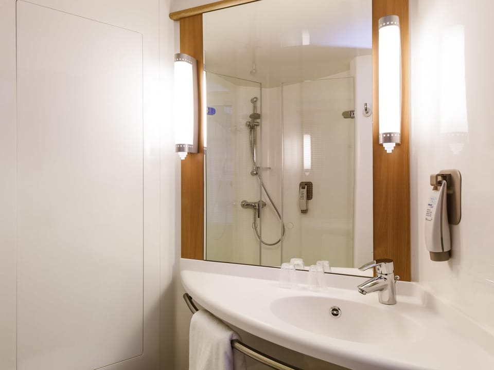 In-room safe, desk, laptop workspace, soundproofing