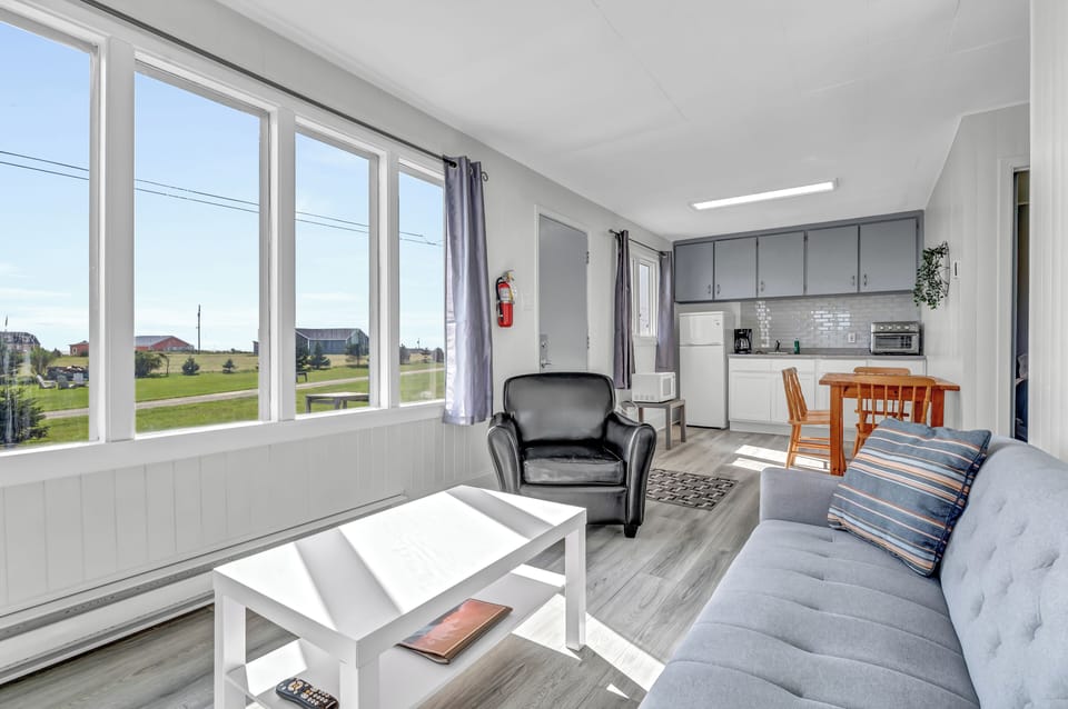 Cottage, 2 Bedrooms | Living room | TV