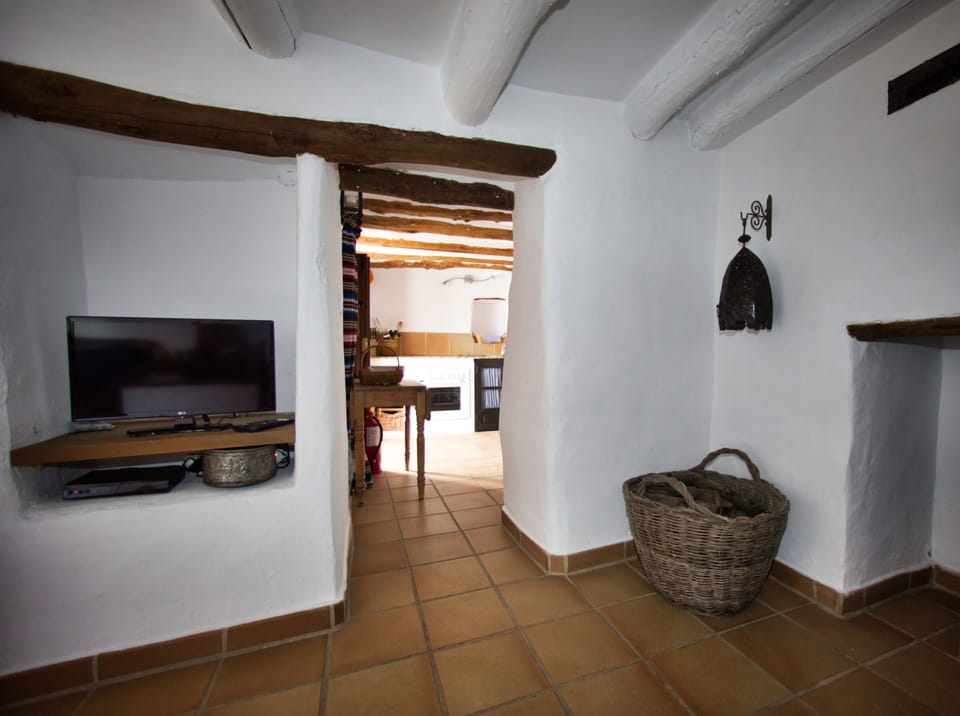 Casita Liebre lounge to kitchen