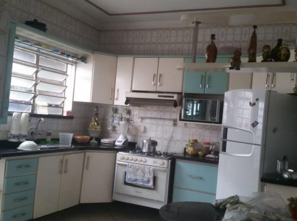 Family House, Multiple Beds, Accessible, Smoking | Private kitchen | Fridge, microwave, oven, stovetop