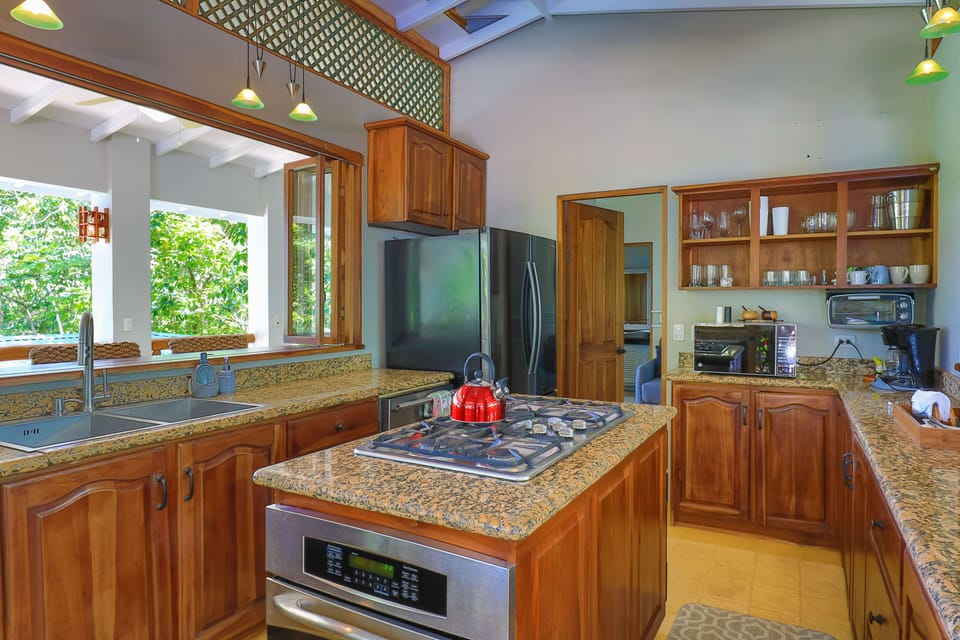 Superior Villa, 4 Bedrooms, Private Pool, Ocean View | Private kitchen | Coffee/tea maker, fridge, microwave, oven