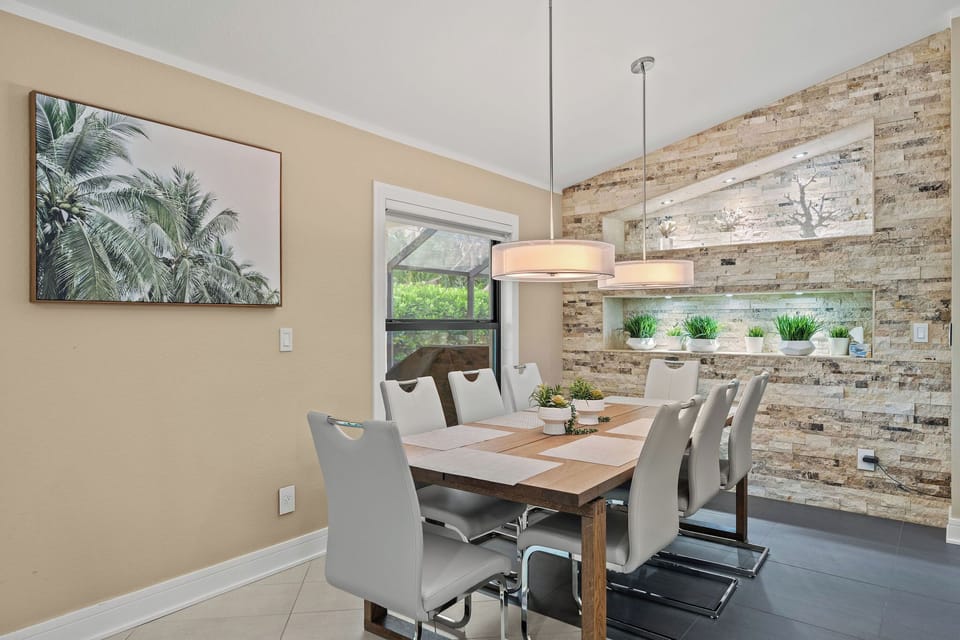 Dinning table for wonderful meals.