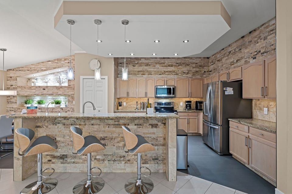 Kitchen island , great for entertaining. 