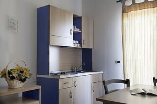 Family Apartment, 1 Bedroom | Private kitchenette