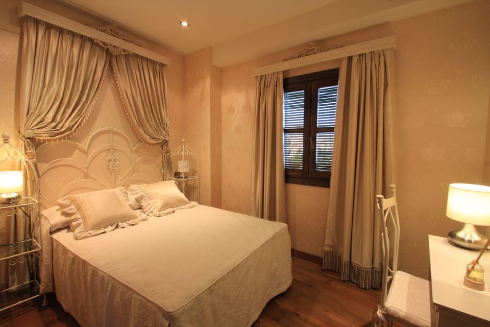 Family Suite, 2 Bedrooms | In-room safe, individually decorated, individually furnished