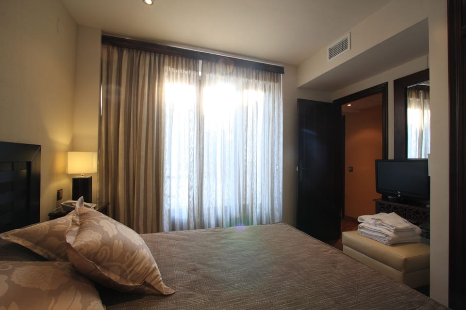 Family Suite, 2 Bedrooms | In-room safe, individually decorated, individually furnished