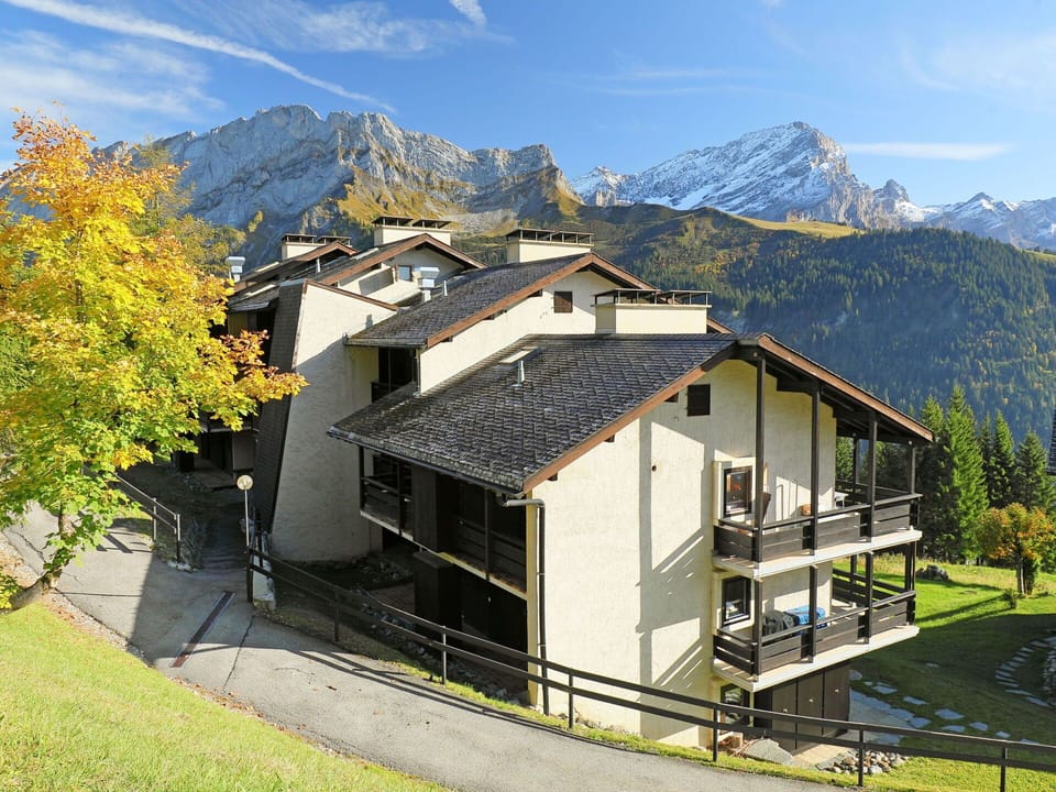 Mountainous Landforms, Mountain, Mountain Range, Property, Mountain Village, House, Alps, Home, Natural Landscape, Real Estate