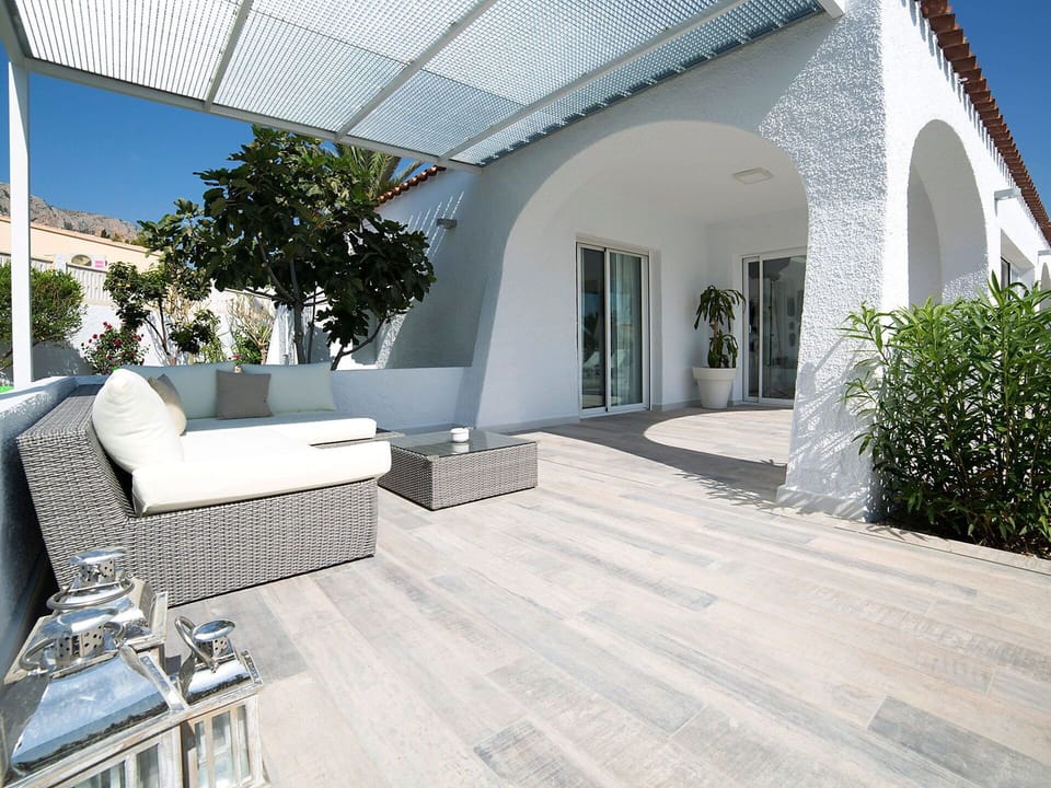 Property, Building, House, Real Estate, Home, Floor, Architecture, Room, Villa, Tile