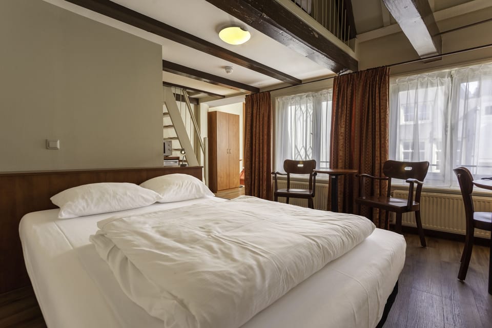 Family Room | Hypo-allergenic bedding available, in-room safe, desk