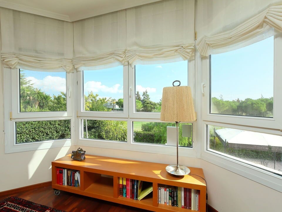 Window, Room, Property, Interior Design, Window Treatment, Ceiling, Building, Architecture, Furniture, House