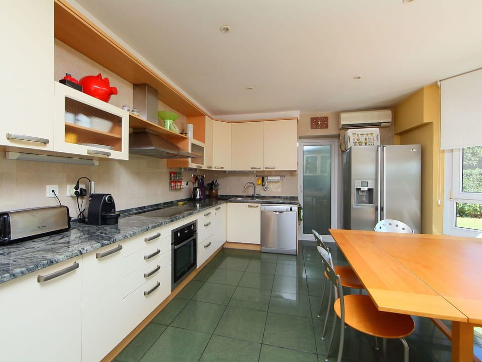 Property, Countertop, Room, Furniture, Building, Kitchen, Cabinetry, Interior Design, Real Estate, House