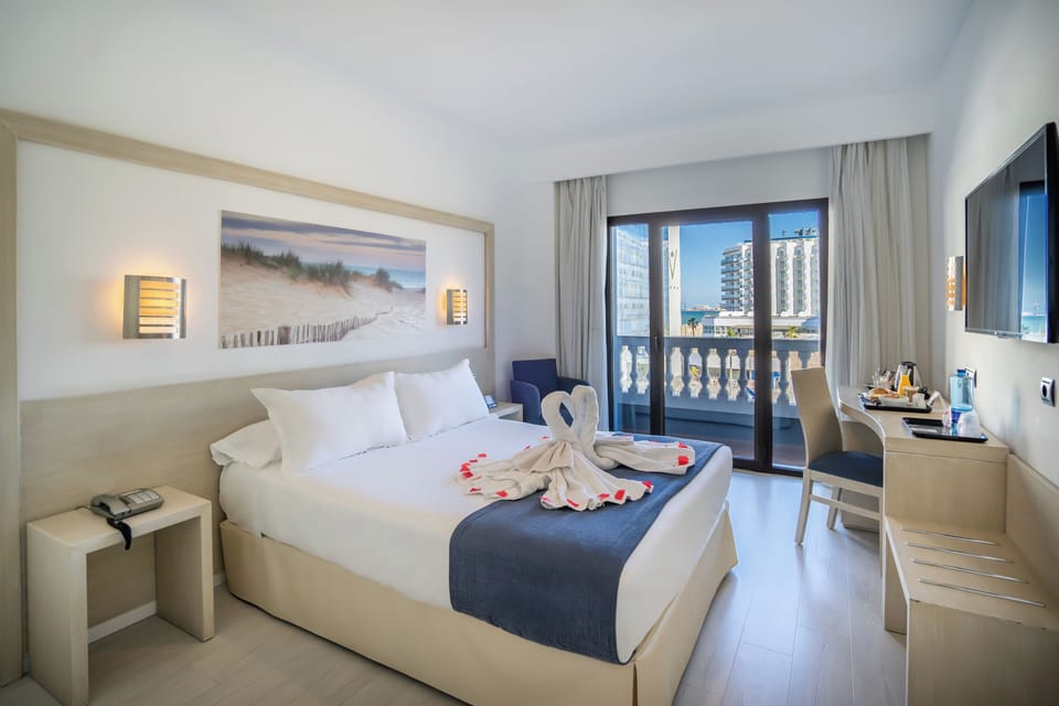 1 bedroom, down comforters, minibar, in-room safe