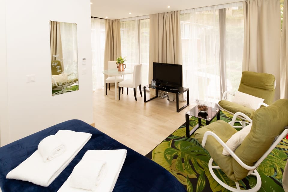 Apartment, 1 Bedroom (2 Guests) | Pillowtop beds, WiFi (free)